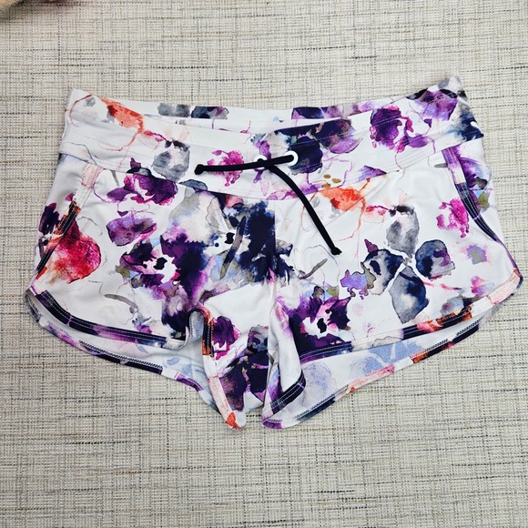 Athleta Floral Print Kata Surge Shorts White Purple Pink Side Pocket Small - Picture 1 of 6